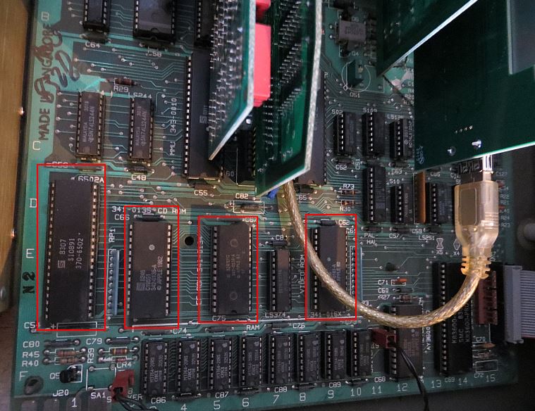 Apple IIe - Enhancement Kit - Chips auf Mainboard