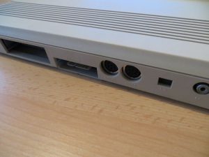 Commodore 128 - Anschlüsse Rückseite
