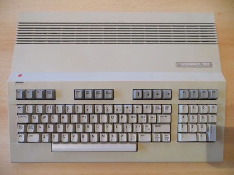 Commodore 128 [Commodore]