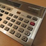 Sharp PC-1500 - rechte Seite
